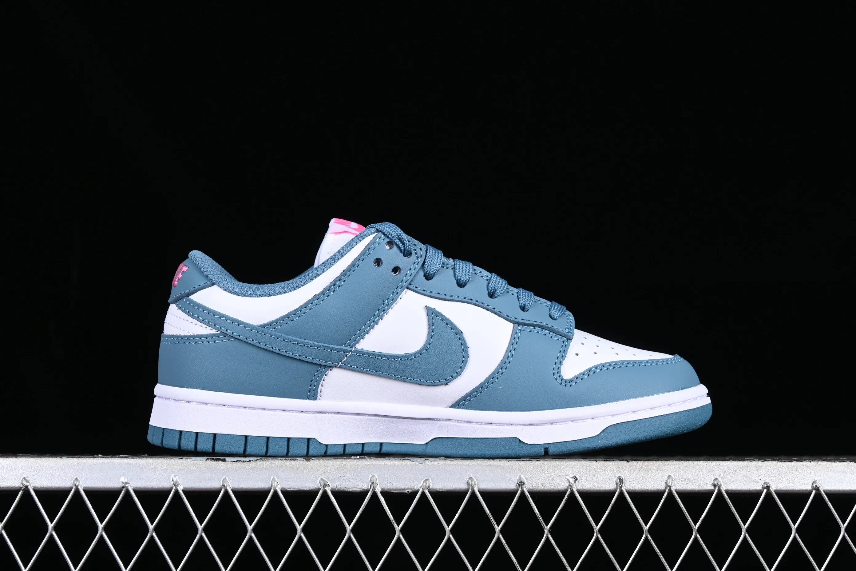 All categories Nk SB Dunk series Nk SB Dunk Low low-top sneakers Nk Dunk Low "South Beach" South Coast color SB low-top casual sneakers FJ0739-100